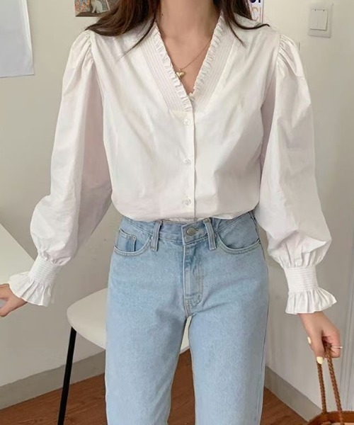 FAVORITO(ファヴォリート)の「Vネックシングルブレストシャツ(シャツ/ブラウス・レディース・ブルー/ホワイト・M/L/XL)」の9枚目の写真
