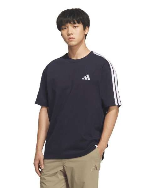adidas(アディダス)の「アディダス adidas エッセンシャルズ プラス ルーズフィット スリーストライプス シングルジャージー半袖Tシャツ(Tシャツ/カットソー・メンズ・ブラック/ネイビー/ブラウン/ホワイト・S/M/3L/LL/L)」の4枚目の写真