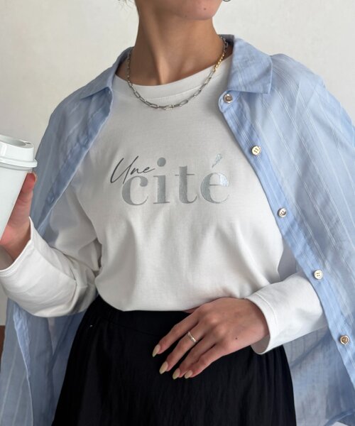Chez toi(シェトワ)の「トリケアロゴロンT(Tシャツ/カットソー・レディース・オフホワイト/ブラック/グレイッシュベージュ・FREE)」の1枚目の写真