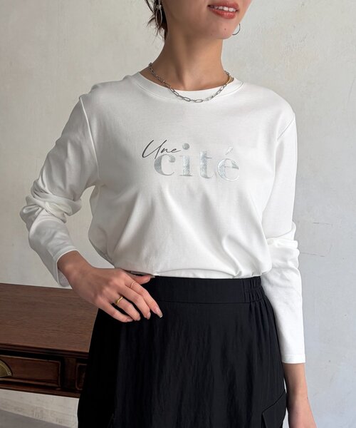 Chez toi(シェトワ)の「トリケアロゴロンT(Tシャツ/カットソー・レディース・オフホワイト/ブラック/グレイッシュベージュ・FREE)」の6枚目の写真
