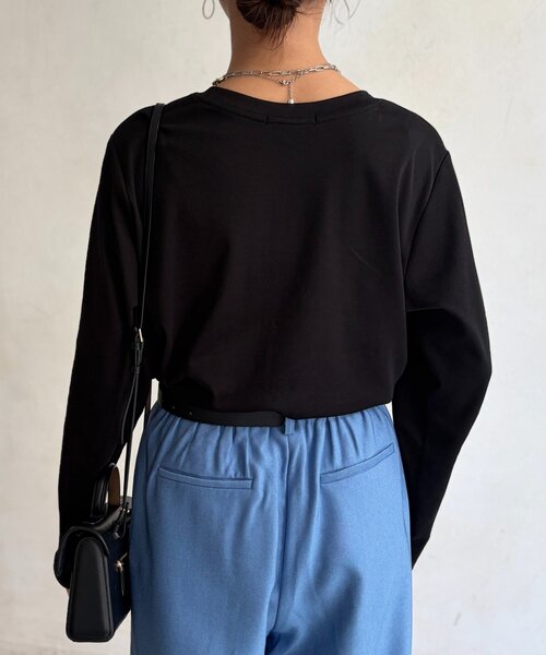 Chez toi(シェトワ)の「トリケアロゴロンT(Tシャツ/カットソー・レディース・オフホワイト/ブラック/グレイッシュベージュ・FREE)」の15枚目の写真