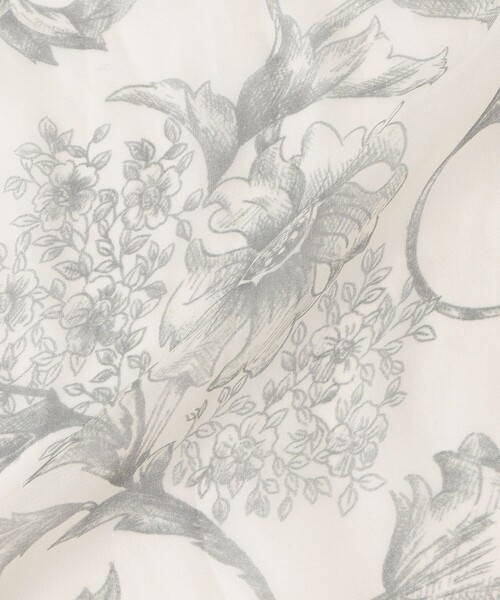 MACKINTOSH LONDON(マッキントッシュ ロンドン)の「【婦人画報4月号掲載】【BIBURY FLOWER】スケッチバイブリーフラワーウェアラブルスカーフ(バンダナ/スカーフ・レディース・ホワイト系その他・FREE)」の5枚目の写真