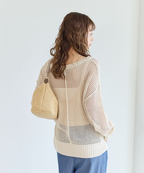 BAYFLOW（ベイフロー）の「[春まで活躍する]メッシュニットプルオーバー（ニット/セーター・レディース・ライトブルー/ライトベージュ・SMALL/MEDIUM）」の8枚目の写真