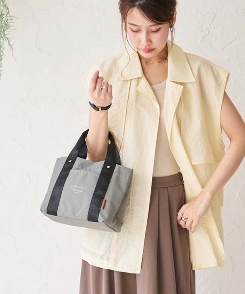 LIZDAYS（リズデイズ）の「裏表両面撥水加工 仕切り付きナイロンミニトートバッグ（トートバッグ・レディース・ブラック/グレイッシュベージュ/ライトグレー系1/グレー系1/ライトグレー/ダークグレー・FREE）」の13枚目の写真
