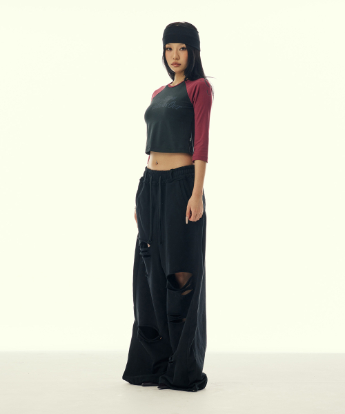 GILAARCHIVE（ギラアーカイブ）の「TWO TONE RAGLAN LONG SLEEVE_BLACK（Tシャツ/カットソー・レディース・その他・FREE）」の2枚目の写真