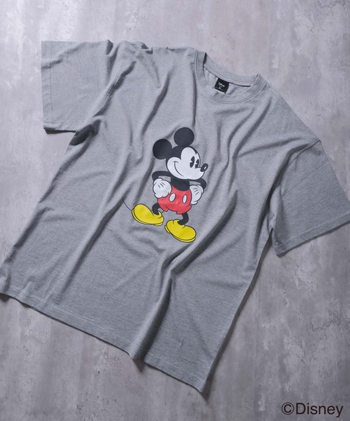Disney(ディズニー)の「MICKEY MOUSE ミッキーマウス オーバーサイズ プリントTシャツ(Tシャツ/カットソー・メンズ・ホワイト系その他/ホワイト系その他3/チャコール/ベージュ/ネイビー/グレー系その他2/ブルー系その他/グレー系その他3/モカ/グリーン系その他/グレー系その他4/オフホワイト/杢グレー/ダークグリーン/ホワイト系その他2/グレー系その他・M/L/XL)」の6枚目の写真