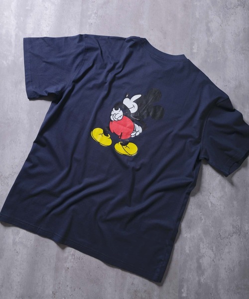 Disney(ディズニー)の「MICKEY MOUSE ミッキーマウス オーバーサイズ プリントTシャツ(Tシャツ/カットソー・メンズ・ホワイト系その他/ホワイト系その他3/チャコール/ベージュ/ネイビー/グレー系その他2/ブルー系その他/グレー系その他3/モカ/グリーン系その他/グレー系その他4/オフホワイト/杢グレー/ダークグリーン/ホワイト系その他2/グレー系その他・M/L/XL)」の16枚目の写真