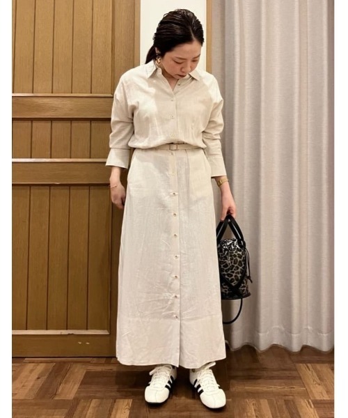 Te chichi(テチチ)の「レーヨンリネン共ベルトシャツワンピース(ワンピース・レディース・ベージュ/ネイビー/グリーン・F)」の8枚目の写真