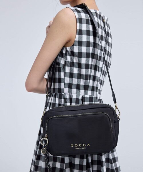 TOCCA(トッカ)の「CUSCINO POCHETTE ショルダーバッグ(ショルダーバッグ・レディース・ブラック系/ベージュ系/ライトグレー系・F)」の4枚目の写真