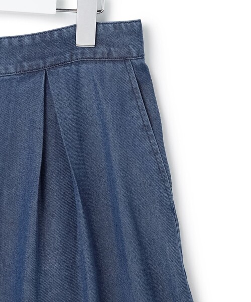 ICB(アイシービー)の「ナチュラルソフトデニム タックワイドパンツ(その他パンツ・レディース・ダルブルー系・0/2/4/6)」の17枚目の写真