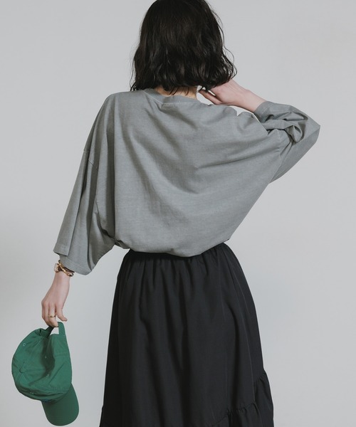 Chick(チック)の「Printed Crew-Neck Oversized T-Shirt / プリントデザイン クルーネックビッグTシャツ 2026年 夏 夏服(Tシャツ/カットソー・レディース・ベージュ/グレー・FREE)」の12枚目の写真