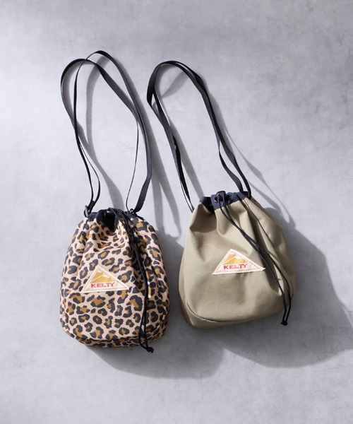 KELTY（ケルティ）の「[KELTY/ケルティ] ES 巾着 ショルダーバッグ（ショルダーバッグ・レディース・アニマル/ブラック/ベージュ/レオパード・ONE SIZE）」の16枚目の写真