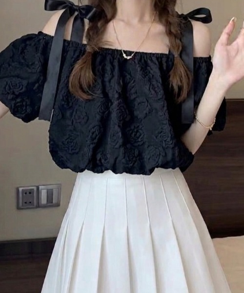 Teem Store（チームストア）の「リボンショルダー フラワージャガード オフショルトップス（シャツ/ブラウス・レディース・ホワイト・S/M）」の3枚目の写真