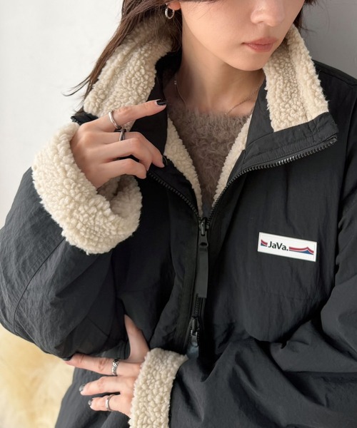 Java(ジャバ)の「《JaVaジャバコラボ》1枚で2倍かわいい。気分に合わせて着こなす。ほっこり暖かジップリバーシブルボアブルゾン(ブルゾン・レディース・ブラウン/ブルー/ブラック/アイボリー・LARGE/MEDIUM/SMALL/X-LARGE)」の7枚目の写真