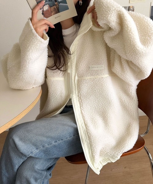 Java(ジャバ)の「《JaVaジャバコラボ》1枚で2倍かわいい。気分に合わせて着こなす。ほっこり暖かジップリバーシブルボアブルゾン(ブルゾン・レディース・ブラウン/ブルー/ブラック/アイボリー・LARGE/MEDIUM/SMALL/X-LARGE)」の6枚目の写真