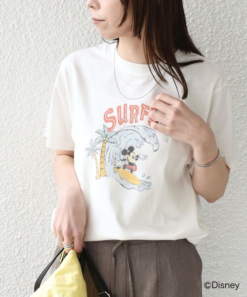 SHIPS Colors(シップス カラーズ)の「SHIPS Colors:〈洗濯機可能〉リンク ミッキー サーフ Tシャツ(Tシャツ/カットソー・レディース・ライトブルー/オフホワイト・ONE SIZE)」の14枚目の写真