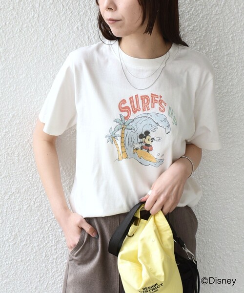 SHIPS Colors(シップス カラーズ)の「SHIPS Colors:〈洗濯機可能〉リンク ミッキー サーフ Tシャツ(Tシャツ/カットソー・レディース・ライトブルー/オフホワイト・ONE SIZE)」の3枚目の写真