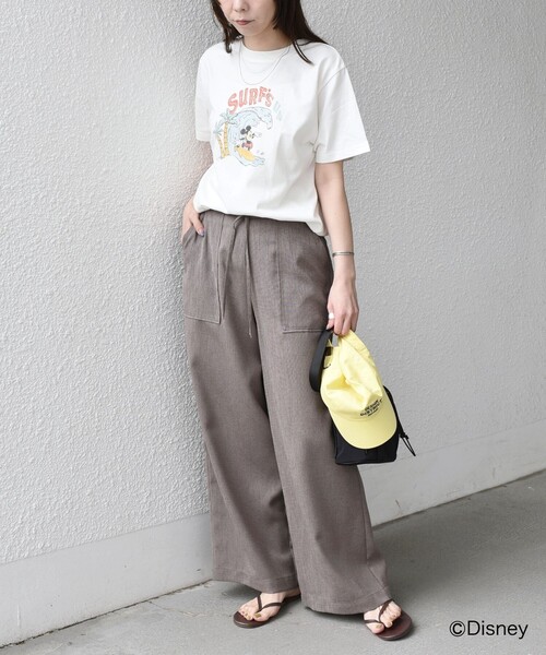 SHIPS Colors(シップス カラーズ)の「SHIPS Colors:〈洗濯機可能〉リンク ミッキー サーフ Tシャツ(Tシャツ/カットソー・レディース・ライトブルー/オフホワイト・ONE SIZE)」の5枚目の写真