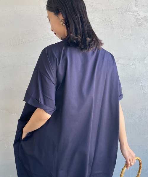 mizuiroind（ミズイロインド）の「[mizuiro ind/ミズイロインド] ロールスリーブ ワイドシルエットワンピース（ワンピース・レディース・グレイッシュベージュ/ネイビー/オフホワイト/ブラック・F）」の13枚目の写真