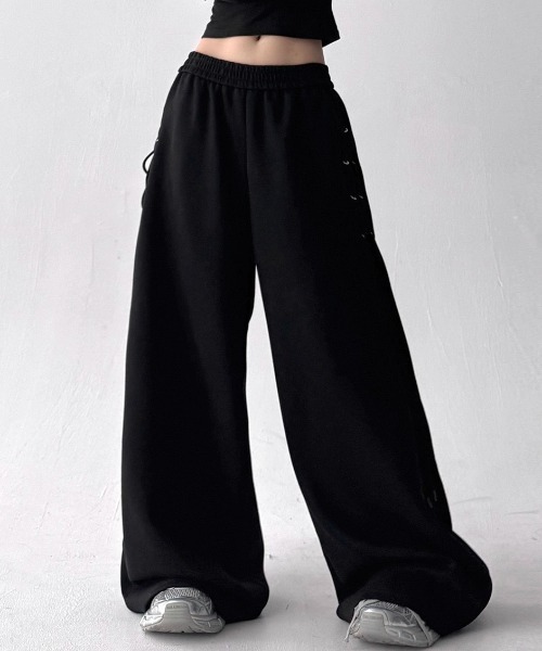 yuue' ( wear )(ユーイ)の「サイドレースアップバルーンワイドスウェットパンツ(スウェットパンツ・レディース・ブラック/グレー・FREE)」の4枚目の写真
