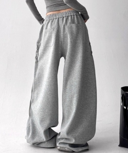 yuue' ( wear )(ユーイ)の「サイドレースアップバルーンワイドスウェットパンツ(スウェットパンツ・レディース・ブラック/グレー・FREE)」の18枚目の写真