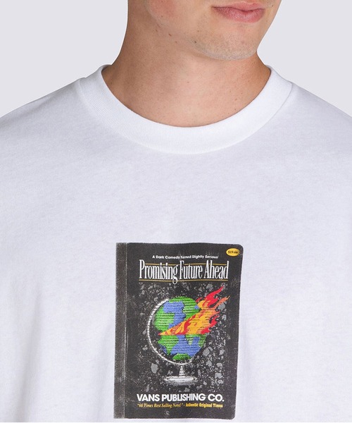 VANS(バンズ)の「PAPERBACK WRITER Tシャツ / Paperback Writer SS White VN000M5WWHT1(Tシャツ/カットソー・メンズ・ホワイト・SMALL/MEDIUM/LARGE/X-SMALL/X-LARGE)」の2枚目の写真