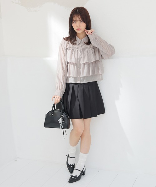 Honeys(ハニーズ)の「ショート丈フリルシャツ(シャツ/ブラウス・レディース・ベージュ系その他/ホワイト×ブルー/ブラック×グレー・S/M/L)」の13枚目の写真