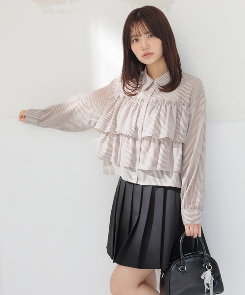 Honeys(ハニーズ)の「ショート丈フリルシャツ(シャツ/ブラウス・レディース・ベージュ系その他/ホワイト×ブルー/ブラック×グレー・S/M/L)」の15枚目の写真