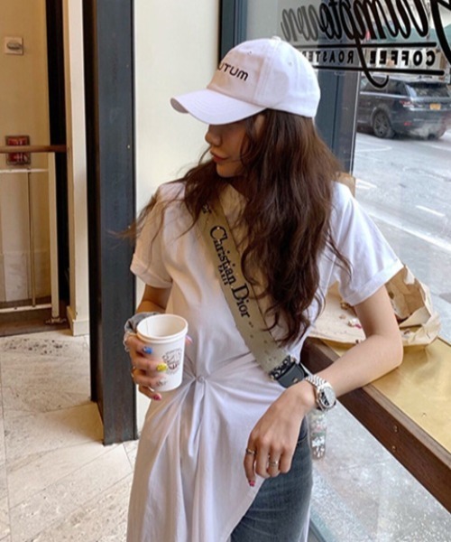 FAVORITO（ファヴォリート）の「スリットTEEワンピース（Tシャツ/カットソー・レディース・ホワイト/ブラック・F）」の4枚目の写真