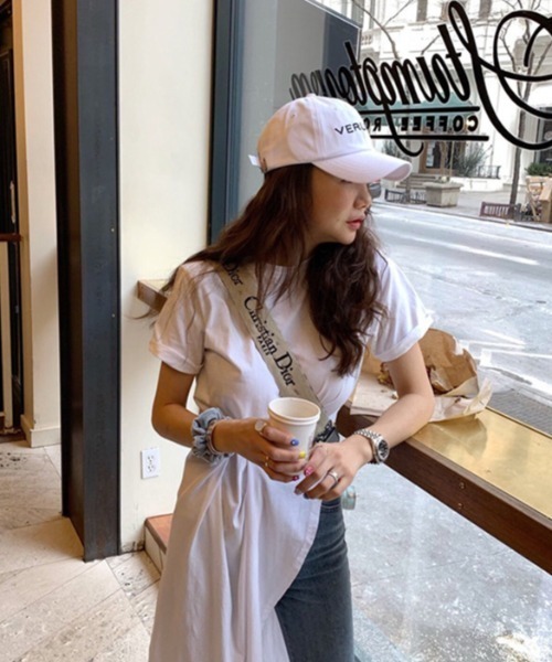 FAVORITO（ファヴォリート）の「スリットTEEワンピース（Tシャツ/カットソー・レディース・ホワイト/ブラック・F）」の7枚目の写真