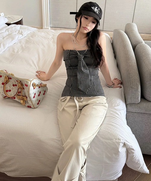 LYEON（リヨン）の「ネクタイリボンベアトップス（チューブトップ・レディース・ベージュ/ブラック・FREE）」の21枚目の写真
