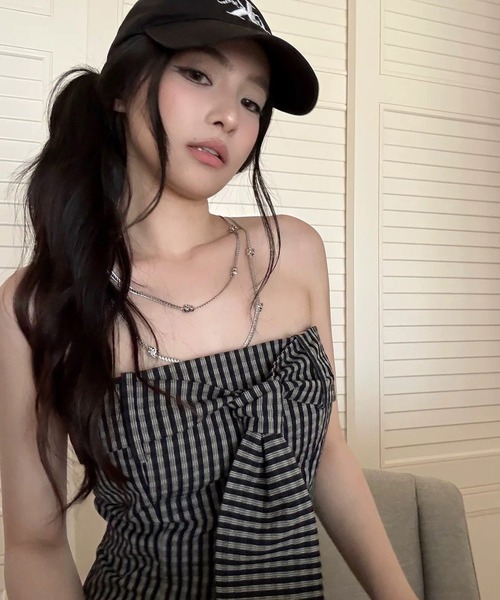 LYEON（リヨン）の「ネクタイリボンベアトップス（チューブトップ・レディース・ベージュ/ブラック・FREE）」の4枚目の写真