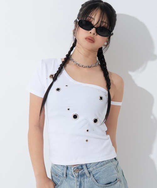 ANAP(アナップ)の「ハトメデザイン アシメトップス Tシャツ(Tシャツ/カットソー・レディース・ホワイト/ブラック/イエロー・F)」の5枚目の写真