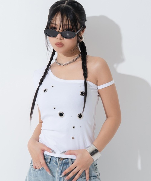 ANAP(アナップ)の「ハトメデザイン アシメトップス Tシャツ(Tシャツ/カットソー・レディース・ホワイト/ブラック/イエロー・F)」の6枚目の写真