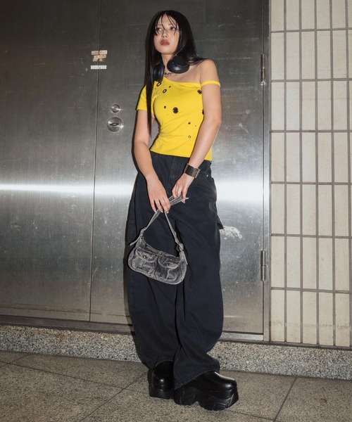 ANAP(アナップ)の「ハトメデザイン アシメトップス Tシャツ(Tシャツ/カットソー・レディース・ホワイト/ブラック/イエロー・F)」の21枚目の写真