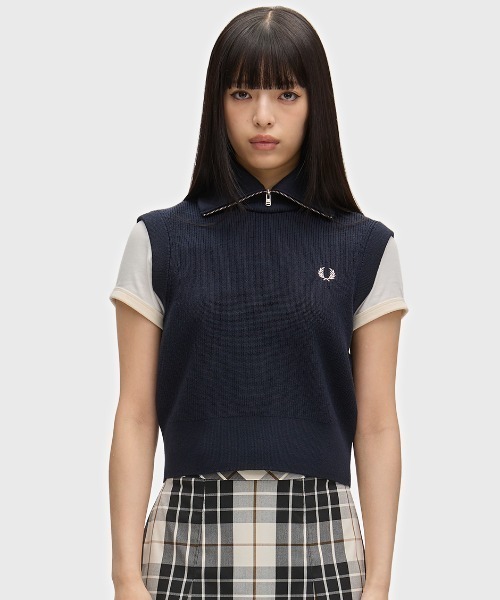 FRED PERRY(フレッドペリー)の「Zip Neck Knitted Vest/ジップネックニットベスト(ベスト・レディース・ネイビー・10)」の6枚目の写真