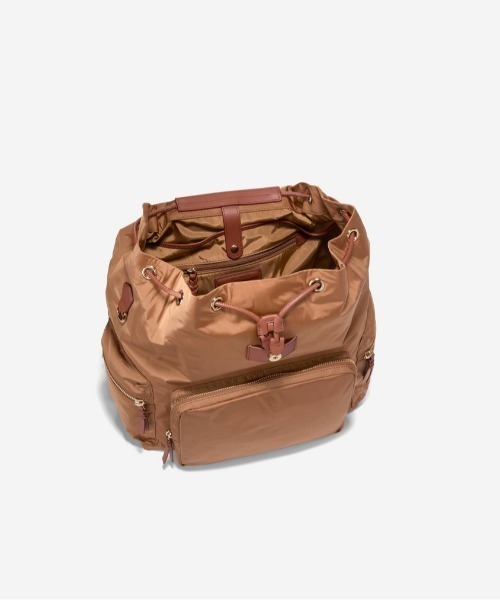 COLE HAAN(コールハーン)の「シブヤ シリーズ ナイロン バックパック womens(バックパック/リュック・レディース・ブラウン・OSFA)」の4枚目の写真