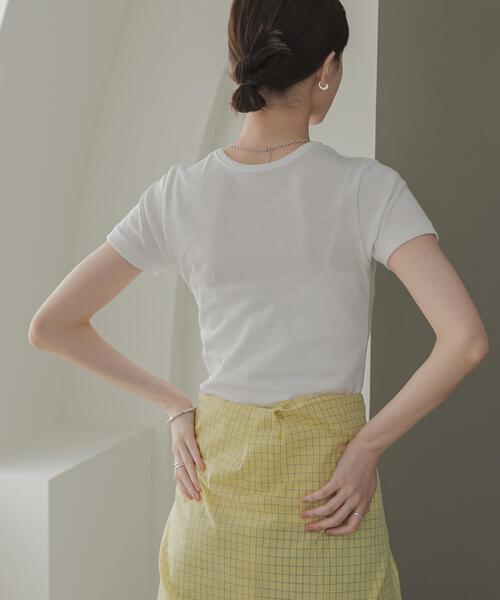 URBAN RESEARCH(アーバンリサーチ)の「THYARD コンパクトTシャツ(Tシャツ/カットソー・レディース・オフホワイト/ブラウン/ブラック・FREE)」の6枚目の写真