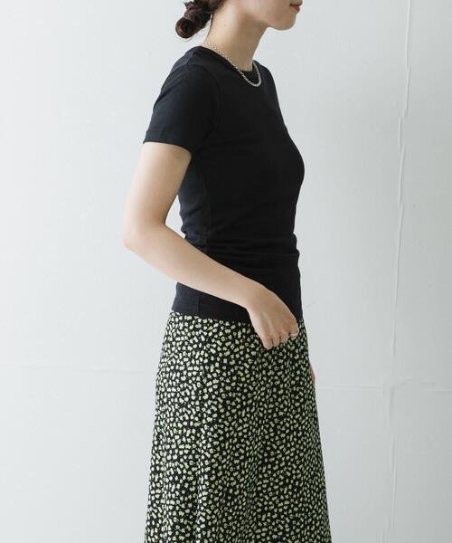 URBAN RESEARCH(アーバンリサーチ)の「THYARD コンパクトTシャツ(Tシャツ/カットソー・レディース・オフホワイト/ブラウン/ブラック・FREE)」の13枚目の写真