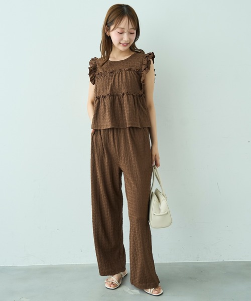 mil（ミル）の「[セットアップ] フリルブラウス×リラックスパンツ【588206】（サロペット/オーバーオール・レディース・ダークブラウン/サンドベージュ/ブラック・FREE/S/XS）」の10枚目の写真