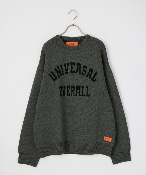 UNIVERSAL OVERALL（ユニバーサルオーバーオール）の「【WEB先行予約】[UNIVERSAL OVERALL/ユニバーサルオーバーオール] 別注 カレッジロゴ ニットセーター（ニット/セーター・レディース・ブラック/チャコール/グレイッシュベージュ・L/M/S）」の6枚目の写真