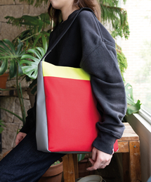 grafik:plastic（グラフィックプラスチック）の「プンギバッグ 350-R（ショルダーバッグ）」