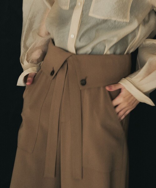 ROPE'(ロペ)の「【一部店舗限定】【REALM(レルム)】BAKER PANTS|ワイドパンツ(その他パンツ・レディース・ブラウン系その他3/ベージュ・38/36)」の18枚目の写真