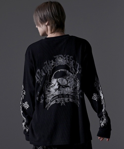 RUDOL(ルドル)の「『RUDOL/ルドル』クロススカルグラフィックワッフルロンT(Tシャツ/カットソー・メンズ・ホワイト/ブラック/ブラック系1/ホワイト系1・L/M)」の4枚目の写真