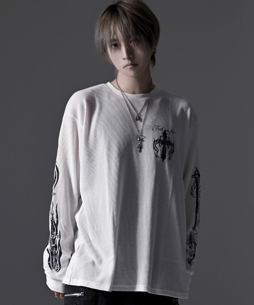 RUDOL(ルドル)の「『RUDOL/ルドル』クロススカルグラフィックワッフルロンT(Tシャツ/カットソー・メンズ・ホワイト/ブラック/ブラック系1/ホワイト系1・L/M)」の1枚目の写真