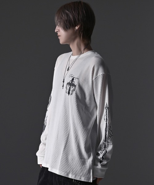 RUDOL(ルドル)の「『RUDOL/ルドル』クロススカルグラフィックワッフルロンT(Tシャツ/カットソー・メンズ・ホワイト/ブラック/ブラック系1/ホワイト系1・L/M)」の7枚目の写真