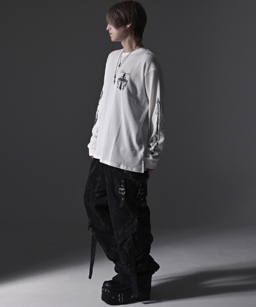 RUDOL(ルドル)の「『RUDOL/ルドル』クロススカルグラフィックワッフルロンT(Tシャツ/カットソー・メンズ・ホワイト/ブラック/ブラック系1/ホワイト系1・L/M)」の9枚目の写真