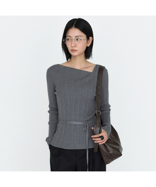 MONGDOL(モンドル)の「ドレープネックリブニットトップ MDKT113_5 カラー(ニット/セーター・レディース・ブラック/ダークグレー/オートミール/スカイブルー/アイボリー・F)」の3枚目の写真