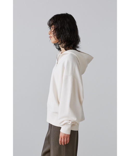 YLEVE（イレーヴ）の「YLEVE / COTTON FLEECE HOODIE（パーカー・レディース・ホワイト・1）」の4枚目の写真