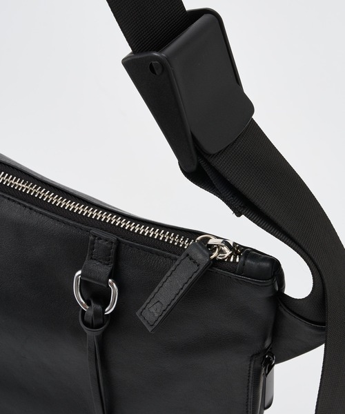 ADAM PATEK(アダムパテック)の「【ADAMPATEK/アダムパテック】w/r leather medium shoulder bag レザーミディアムショルダーバッグ(ショルダーバッグ・レディース・ブラック・FREE)」の6枚目の写真